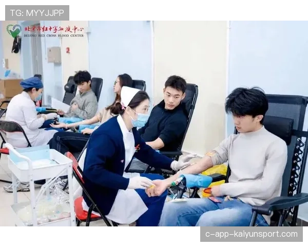 军训献血换假风波 校方：坚持不设条件，部队官兵献血